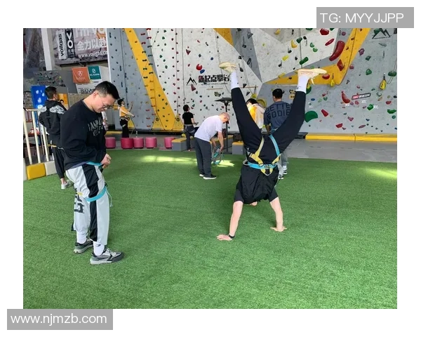 攀岩深度探索杭州攀岩队的训练节奏与团队精神